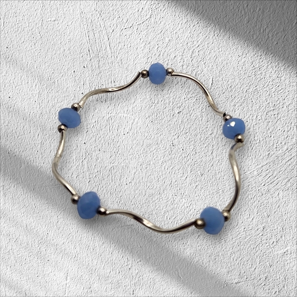 BRACELETS SET OF 3 BLUE AND CLEAR BEADS WITH METAL SPIRAL BUGAL BEADS - Picture 3 of 6